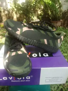 Sepatu Baru Merek Laviola