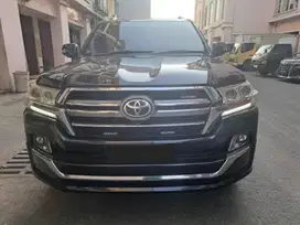 Toyota Land Cruiser VX200 4x4 AT Bensin CBU upgrade model 2018