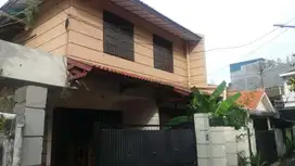 RUMAH DIJUAL MURAH DI TEBET TIMUR PREMIUM AREA DEKAT KOKAS DAN STASIUN