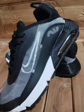 Sepatu Nike Airmax Size 42 New