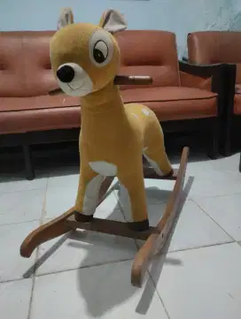 Mainan jungkat-jungkit Boneka Kancil