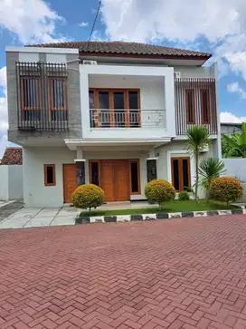 Homestay Murah di Perum. Elite Dkt Pusat Kota Jogja Parkir Luas