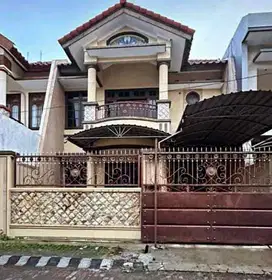 Dijual rumah 2 lantai dharmahusada mas
