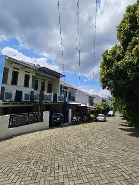rumah secondary pondok mahoni permai depok