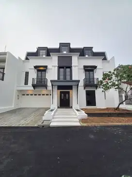 Rumah Bergaya Classic di Puri Bintaro Jaya , 12497
