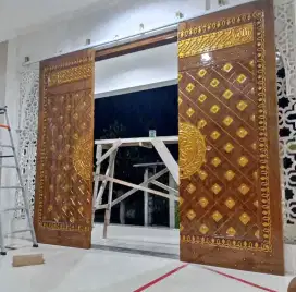 Pintu masjid Nabawi jati