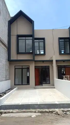 Di jual rumah bangunan baru 2 lantai di ciganitri bojongsoang