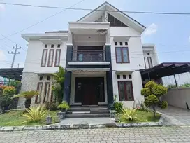 rumah cluster  mewah 2 Lt dekat Al Ashar Soba