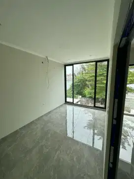 Dijual Rumah 3 lantai