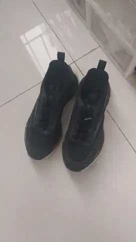 Sepatu barram black UK 44
