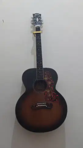 Gitar Akustik Gibson