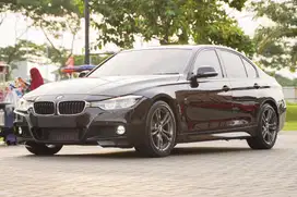 Black on Red! BMW 330i Sport Facelift LCI 2019 320i c200 520i x1