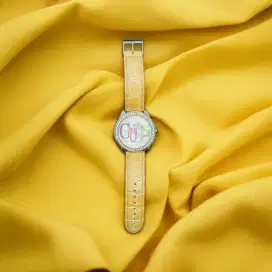 Jam Tangan Guess Steel women  model WOO17L2 second kondisi mulus.
