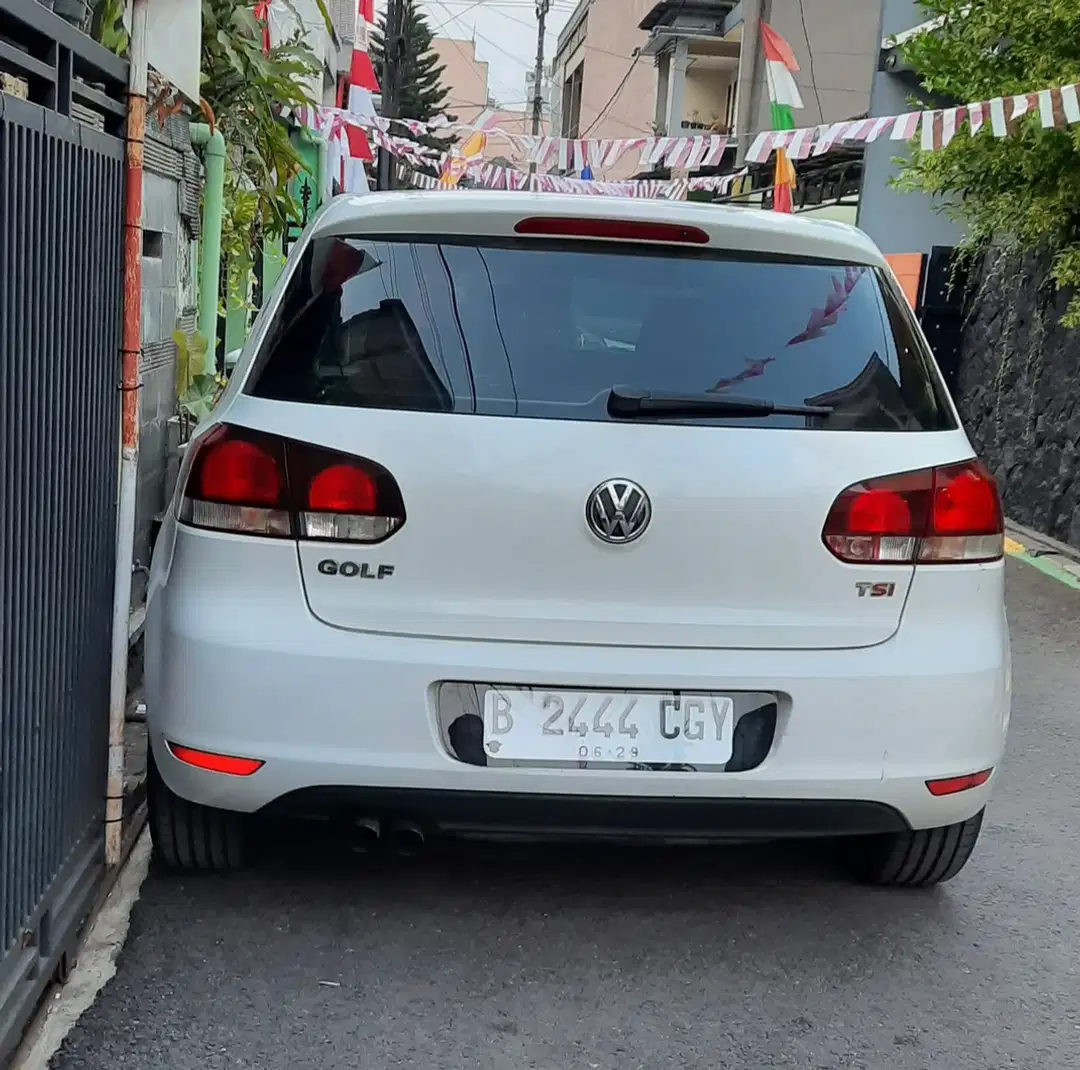 Volkswagen Golf 2010 Bensin