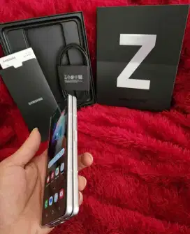 JUAL // TUKAR TAMBAH

SAMSUNG Z FOLD 3 12/512 5G SEIN

- KELENGKAPAN
