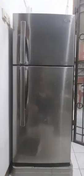 Dijual KULKAS LG inverter 2 pintu