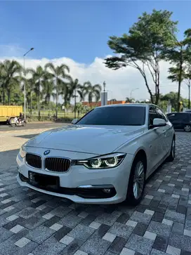 (CASH) BMW 320i F30 B48 LCI Luxury Line 2018/2019