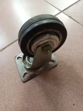 Roda warna hitam non merek