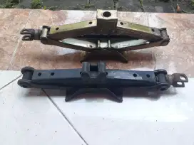 Dongkrak Mobil kondisi siap pakai