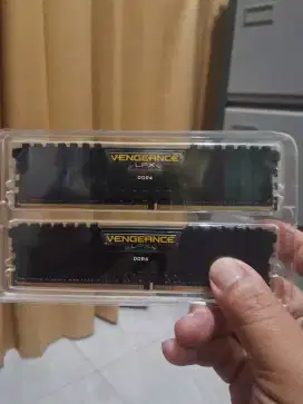 Memori Corsair RAM DDR4 8GB 3200 Mhz
