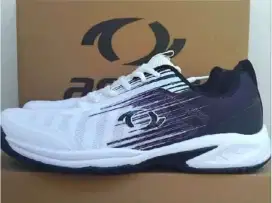 Sepatu badminton dan tenis astec size 41 murah