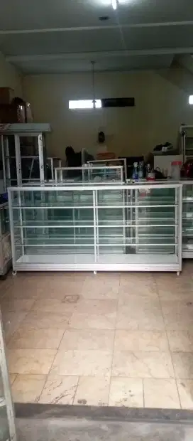 Etalase second 2 meter