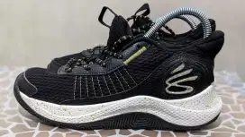 Sepatu under armour curry size 37/ 23,5cm