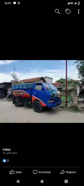 Kendaraan penyedot tinja WC septitenk