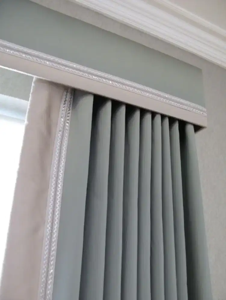 Pasang gordyn gorden murah vertikal roll blind jasa wallpaper dinding