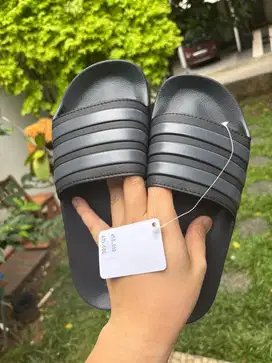 Sendal Adidas Adilette Shower Slides Size 42