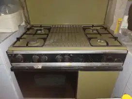 Kompor elpiji dan oven merk ARISTONE