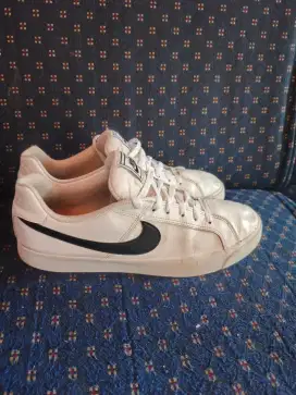 Nike court size 46 mulus tapak tebal empuk jual cepet aja 275rb nett