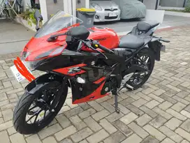 Dijual motor GSX R150, KM
