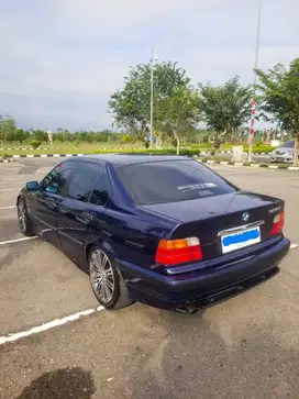 BMW E36 320i manual