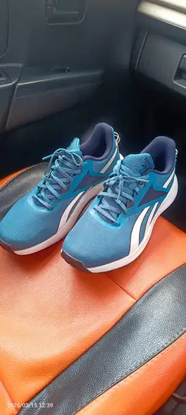 Sepatu Reebok 44