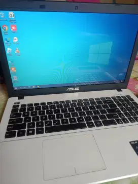Laptop ASUS A550C