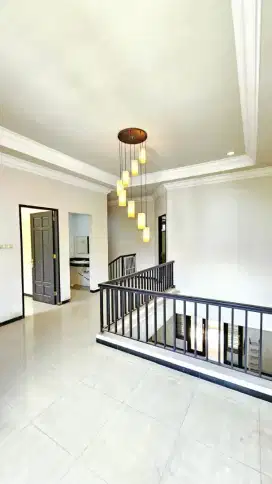 Rumah siap huni terawat di pakuwon city