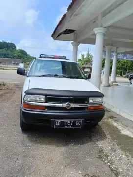 Jual Opel Blazer 2.2 SOHC 2000