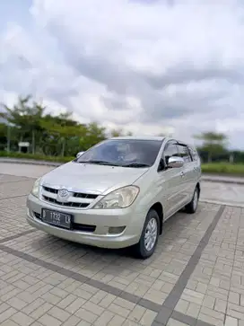 Toyota Kijang Innova 2005 Bensin