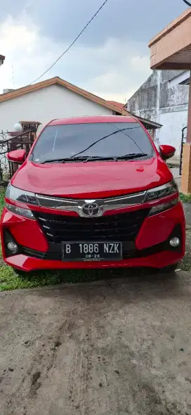 Dijual avanza matic 2020 warna merah kondisi bagus