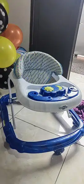 Baby walker alat bantu jalan bayi roda kursi