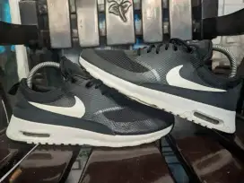 Sepatu Nike Air Max Thea 40,5 harga Pas