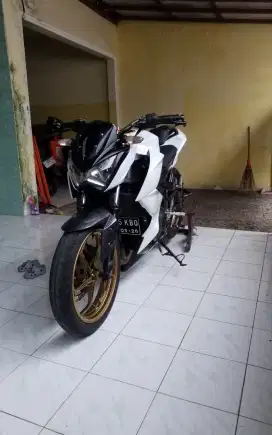 Kawasaki z250 putih