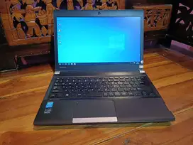 Laptop Toshiba R734 Core i3-4100M Ram 8Gb SSD 256Gb Normal
