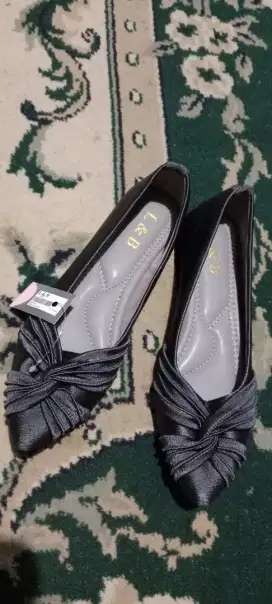 Sepatu cantik tebel