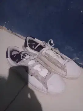 Sepatu casual H&M