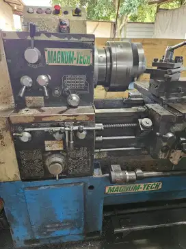 Dijual Mesin Bubut Taiwan 1 meter Merk.Magnum