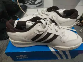 Adidas Rivalry Low
