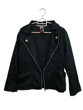 Jaket Hitam Wanita