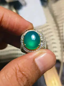 BATU BACAN HIJAU KRISTAL KANTORAN